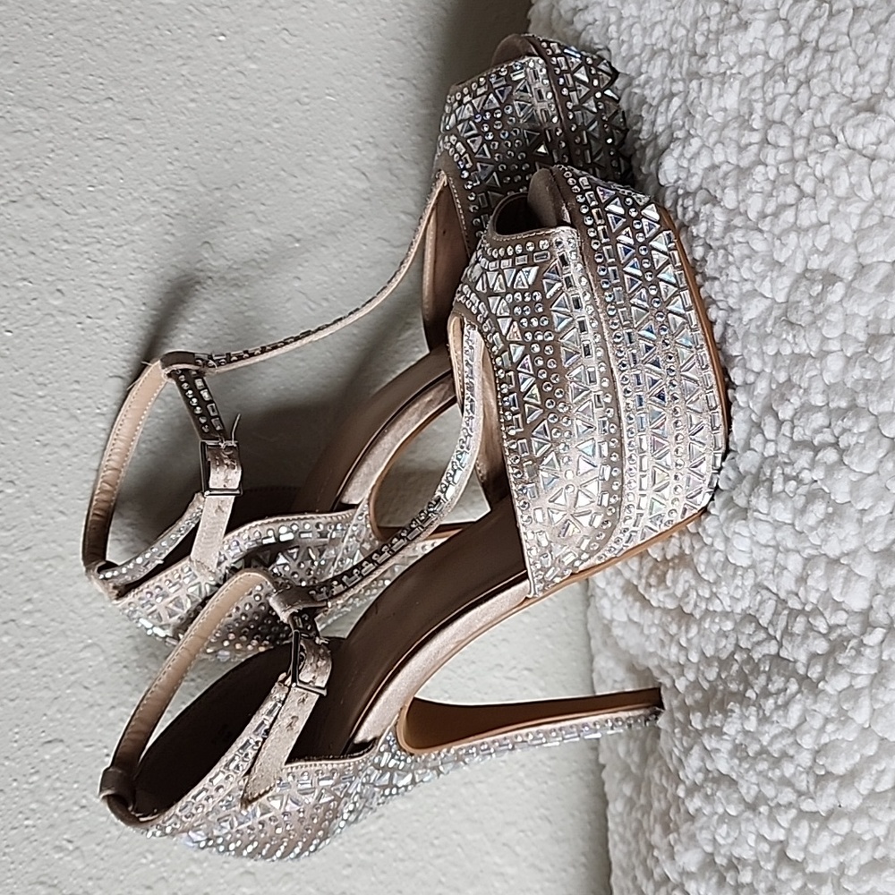Thalia Sodi Flor High Heels Rhinestone Studded Shoes 8M